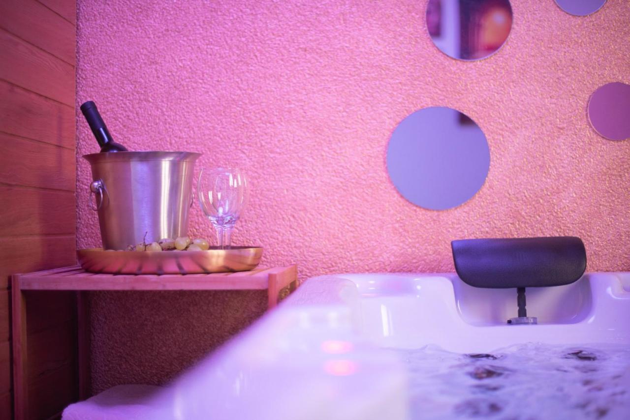 Wellness Studio D'Or - Exclusive New Apartment With Whirlpool, Sauna, Sunny Terrace, Private Parking 포레치 외부 사진