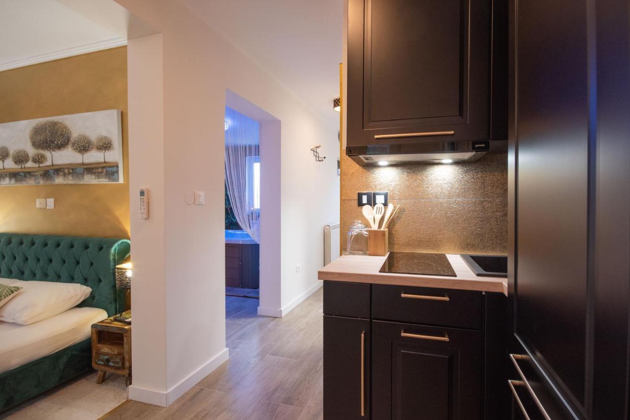 Wellness Studio D'Or - Exclusive New Apartment With Whirlpool, Sauna, Sunny Terrace, Private Parking 포레치 외부 사진