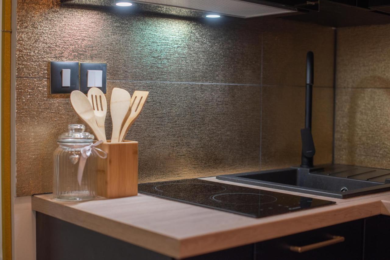 Wellness Studio D'Or - Exclusive New Apartment With Whirlpool, Sauna, Sunny Terrace, Private Parking 포레치 외부 사진